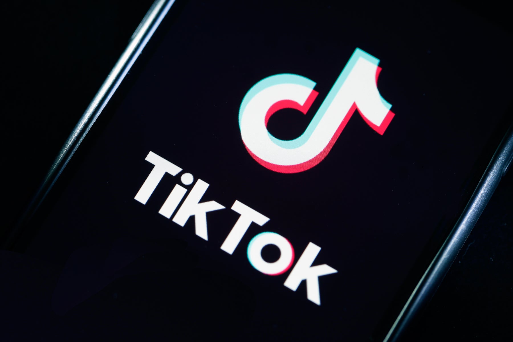 TiKToker shares iPhone Trick To Extend Battery Life, TiKTok goes crazy
